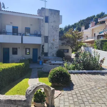 Yades Elegant 2 Minutes Away From The Casa vacanze *