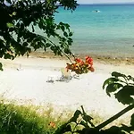 Yades Elegant 2 Minutes Away From The Kallithea (Chalkidiki)