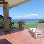 Yades Elegant 2 Minutes Away From The