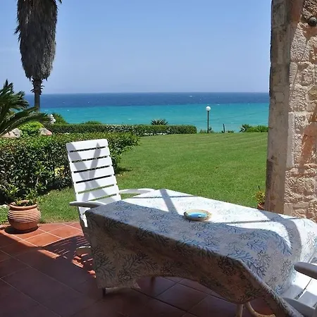 Yades Elegant 2 Minutes Away From The Case de vacanță *
