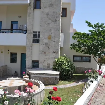 Yades Elegant 2 Minutes Away From The Kallithea (Chalkidiki)
