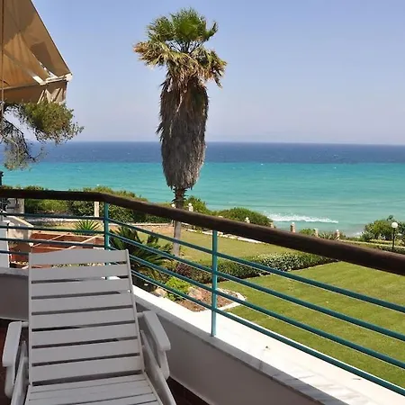 Yades Elegant 2 Minutes Away From The Case de vacanță *