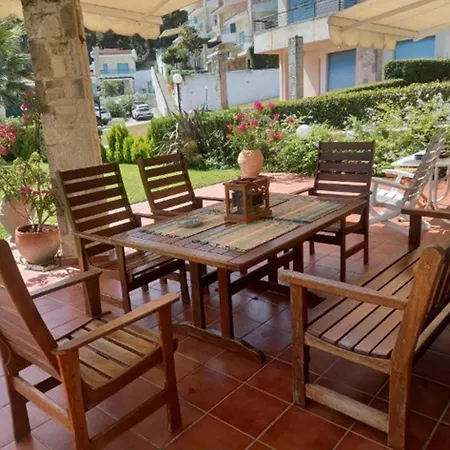 Dom wakacyjny Yades Elegant 2 Minutes Away From The Kallithea (Chalkidiki)