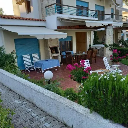 Case de vacanță Yades Elegant 2 Minutes Away From The Kallithea (Chalkidiki)