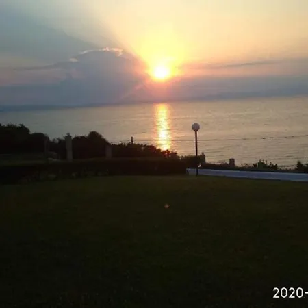 Case de vacanță Yades Elegant 2 Minutes Away From The Kallithea (Chalkidiki)