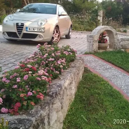 Yades Elegant 2 Minutes Away From The Kallithea (Chalkidiki)