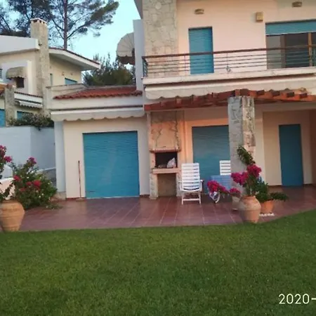 Case de vacanță Yades Elegant 2 Minutes Away From The *