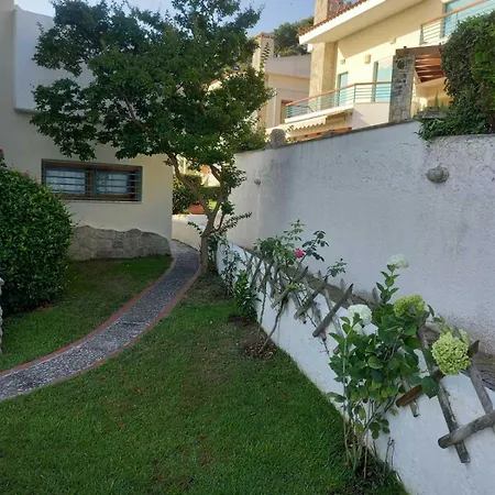 Case de vacanță Yades Elegant 2 Minutes Away From The Kallithea (Chalkidiki)