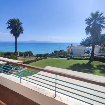 Yades Elegant 2 Minutes Away From The Kallithea (Chalkidiki)