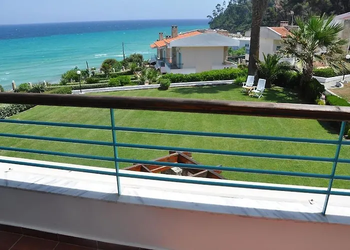 Yades Elegant 2 Minutes Away From The Hébergement de vacances *