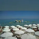 Yades Elegant 2 Minutes Away From The Kallithea (Chalkidiki)